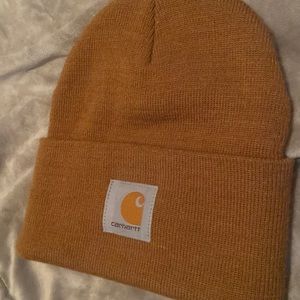Carhartt tuque barely worn too big for my head